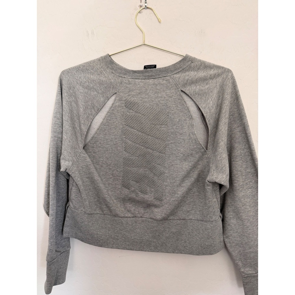 Nike Dri-FIT Versa Gray Cropped Sweatshirt Embossed Logo Cutout Back Size XS